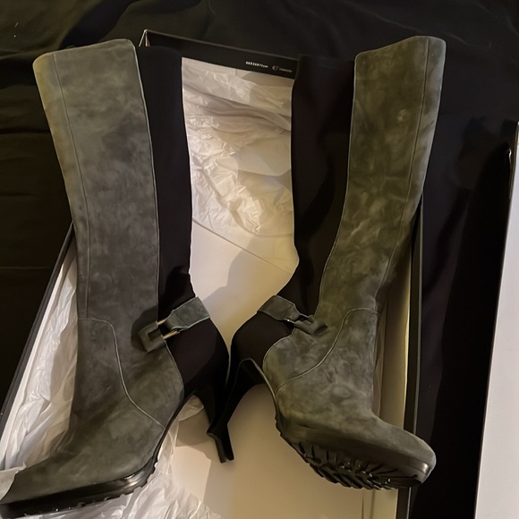 TAHARI Black & Grey Stretch High Heel Boots - size 7 - Picture 6 of 8